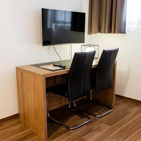 Orange Hotel Und Apartments Neu-Ulm Eksteriør bilde