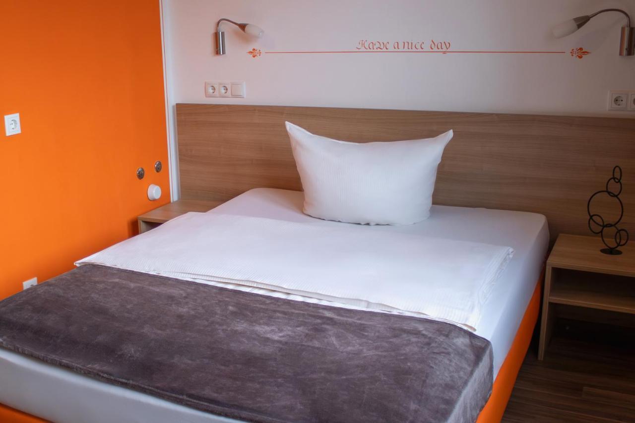 Orange Hotel Und Apartments Neu-Ulm Eksteriør bilde
