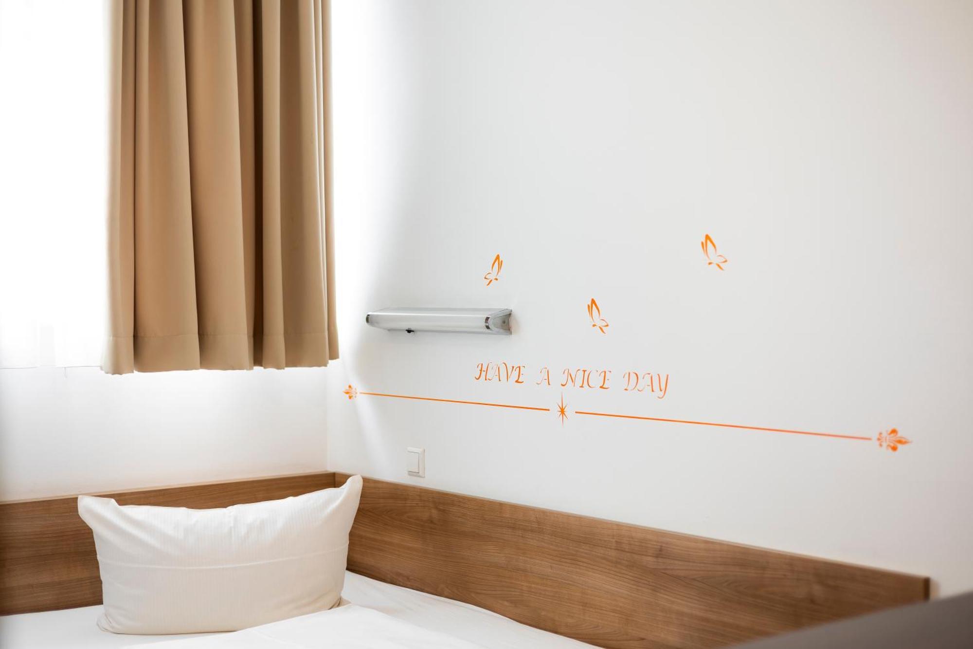 Orange Hotel Und Apartments Neu-Ulm Eksteriør bilde