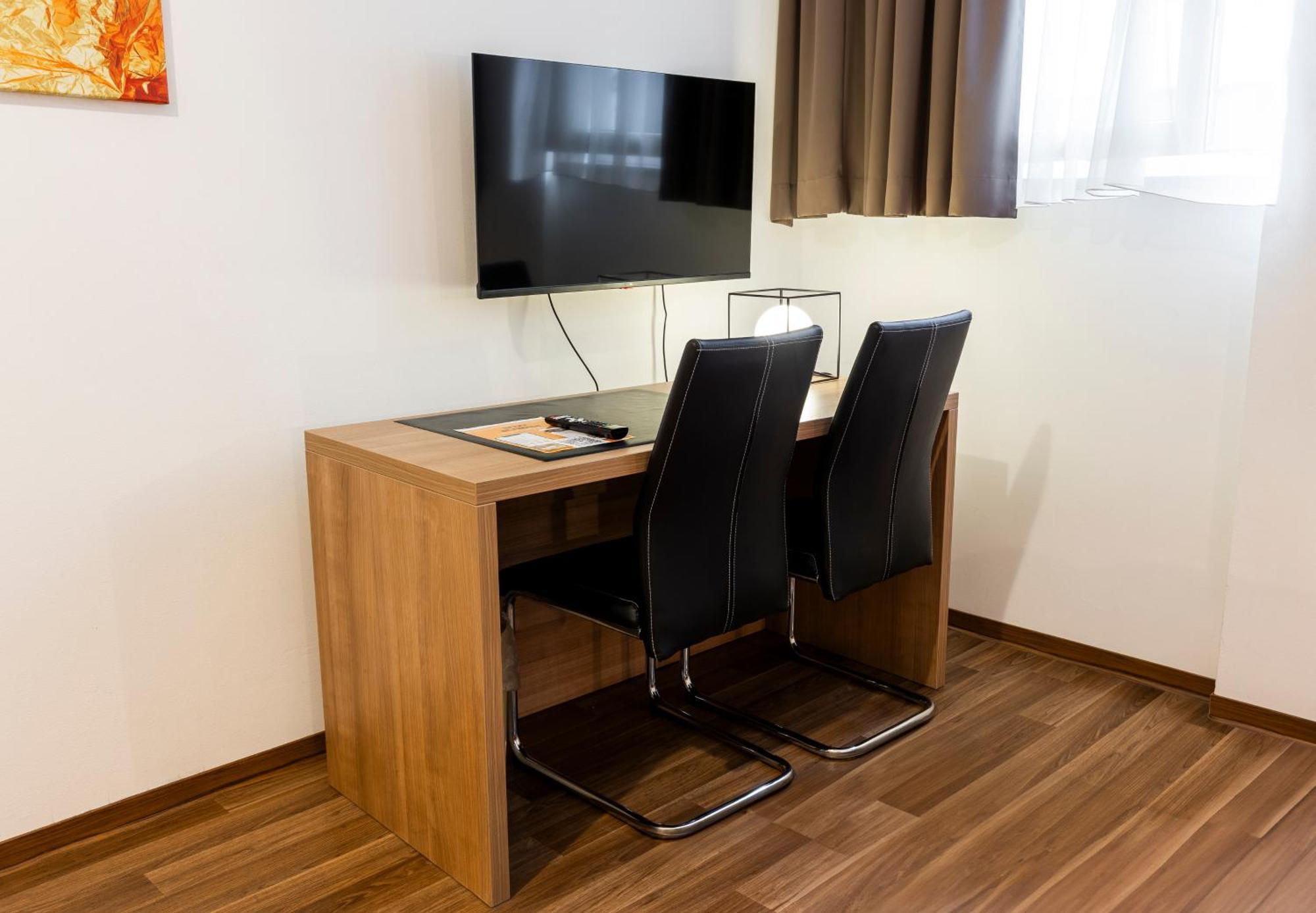 Orange Hotel Und Apartments Neu-Ulm Eksteriør bilde