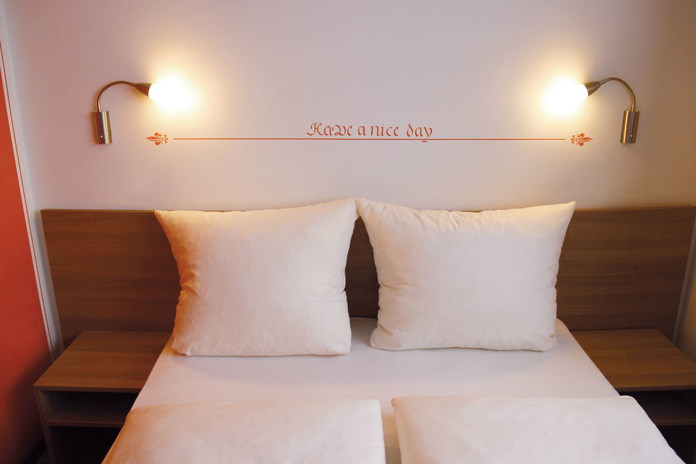 Orange Hotel Und Apartments Neu-Ulm Eksteriør bilde