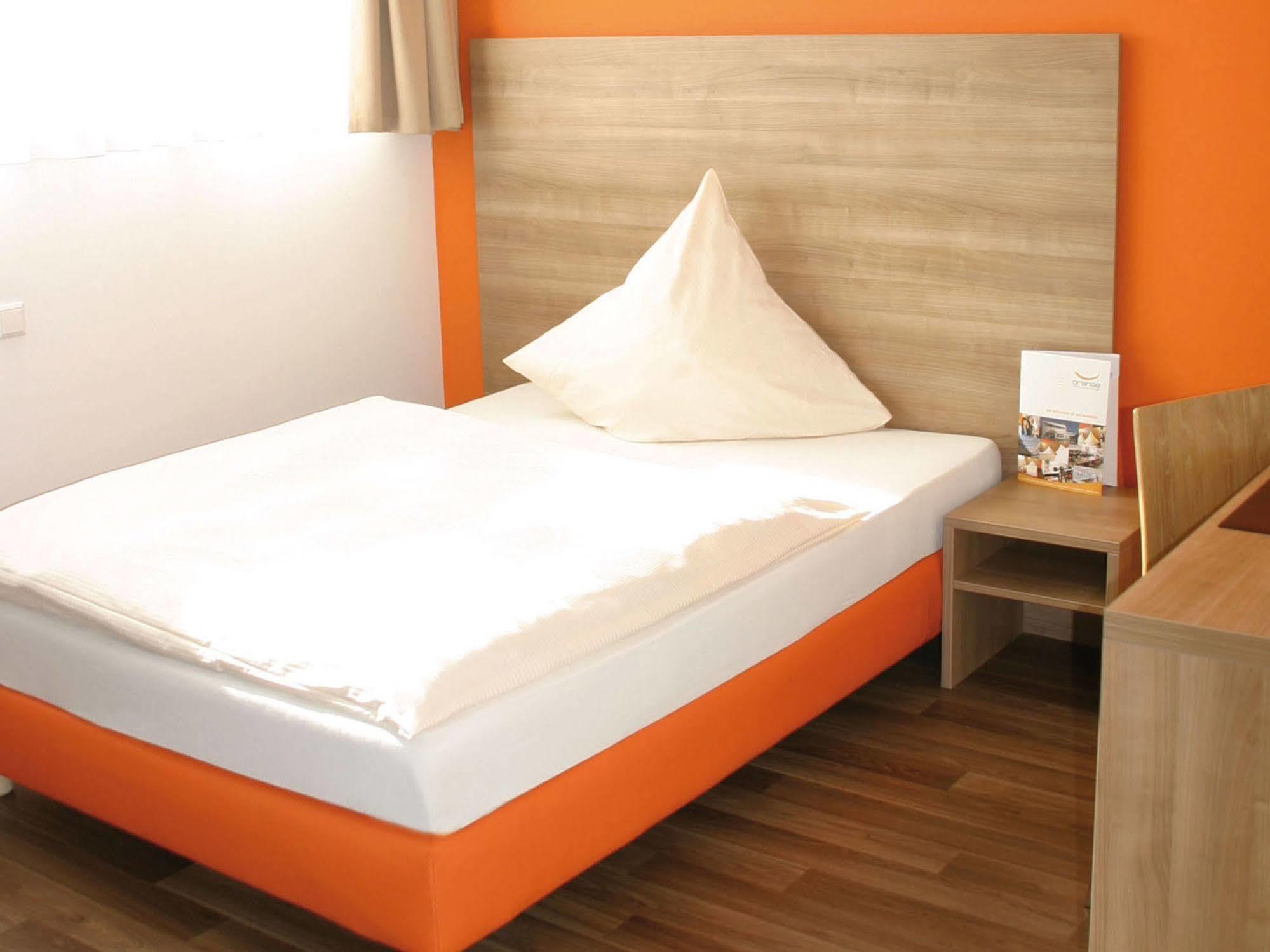 Orange Hotel Und Apartments Neu-Ulm Eksteriør bilde