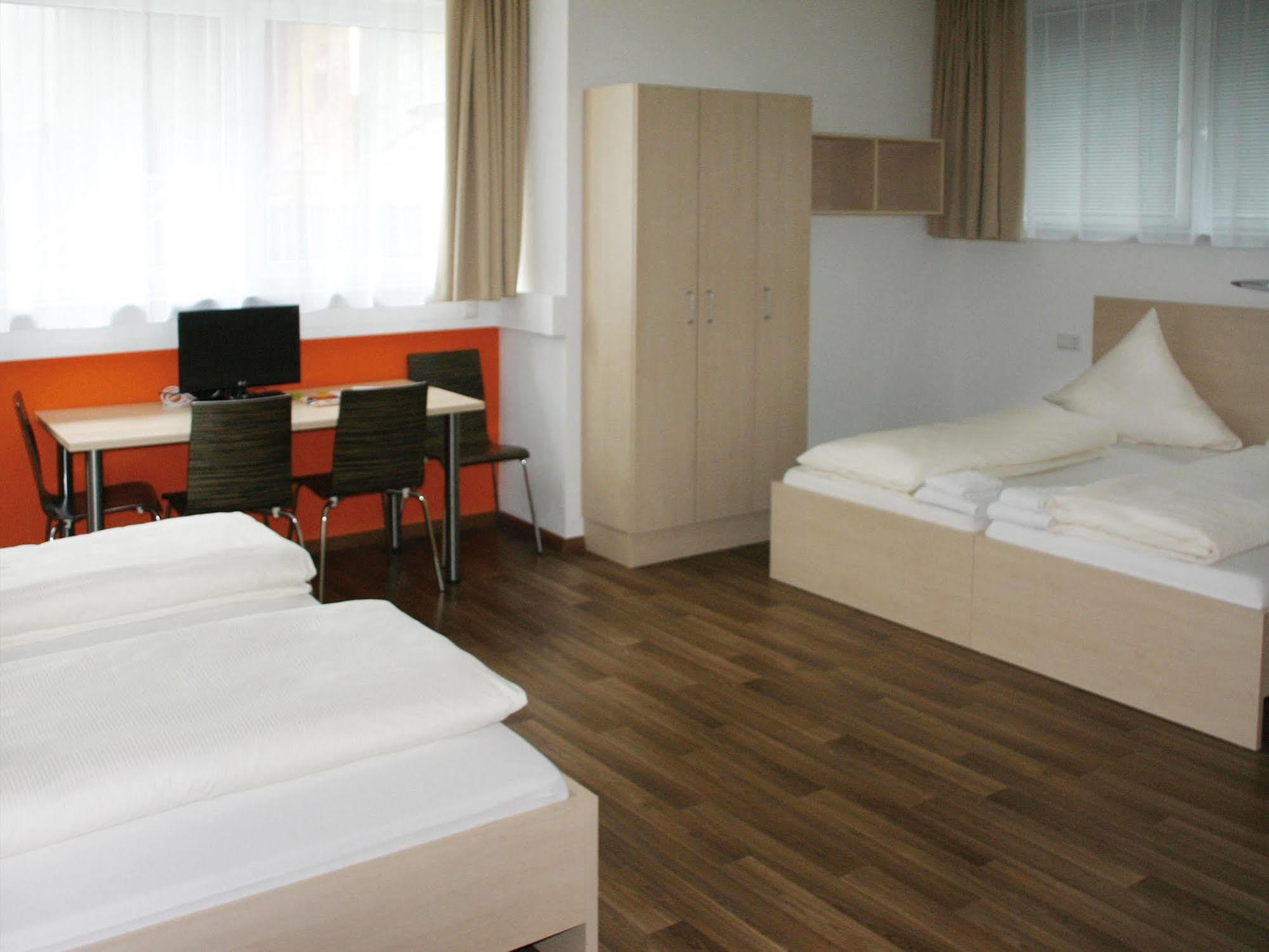 Orange Hotel Und Apartments Neu-Ulm Eksteriør bilde