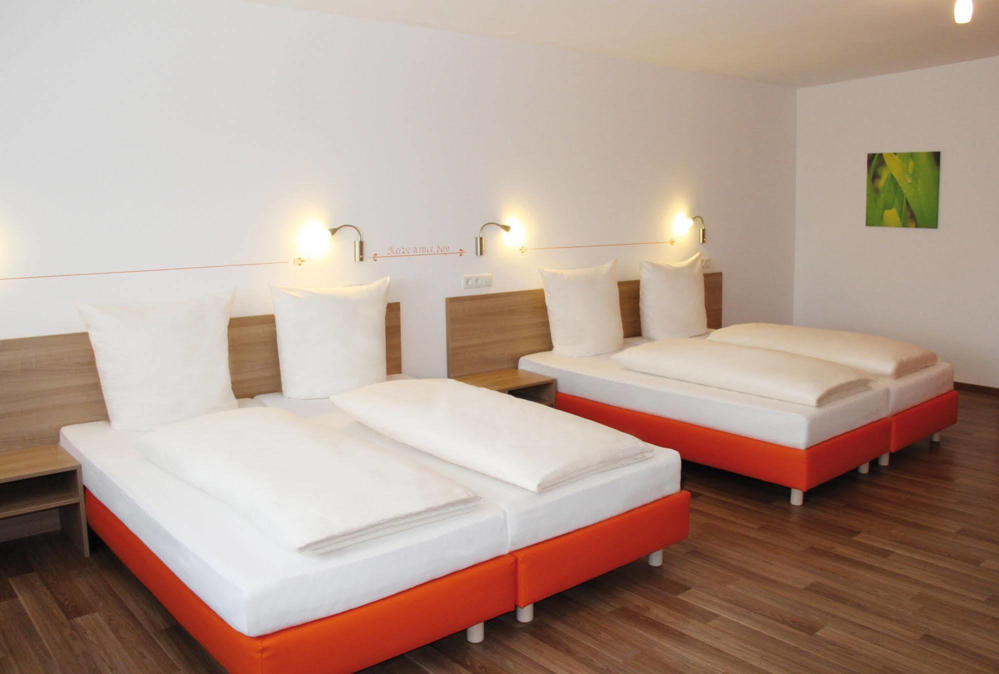 Orange Hotel Und Apartments Neu-Ulm Eksteriør bilde